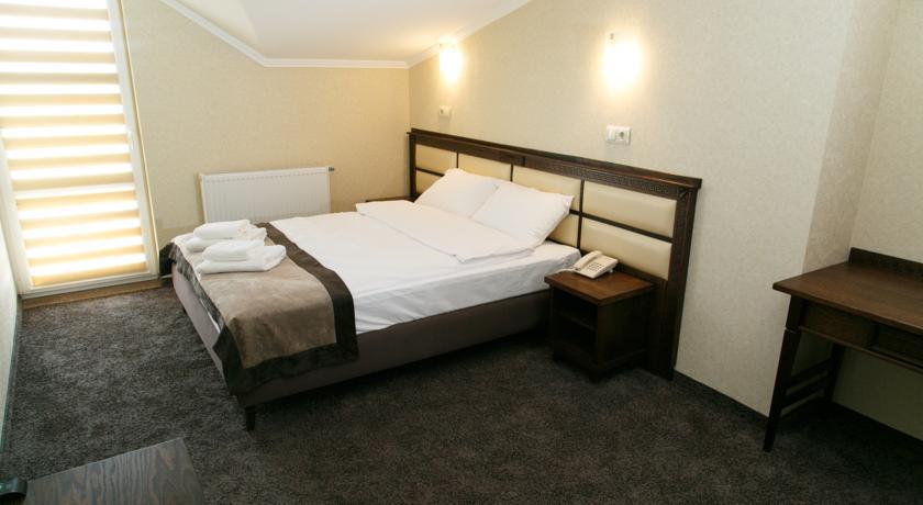 Avalon Palace Ternopil Exterior foto