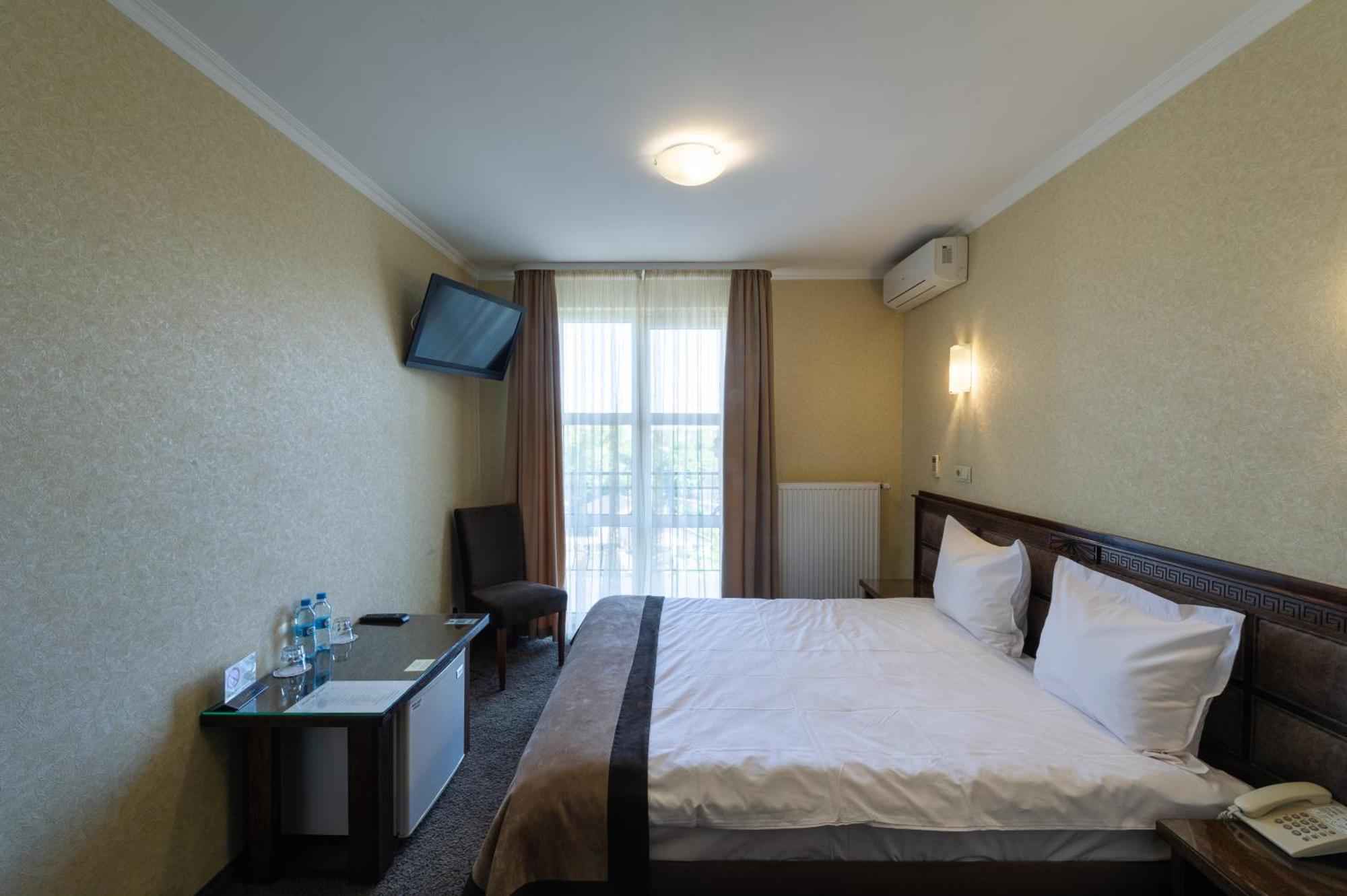 Avalon Palace Ternopil Exterior foto