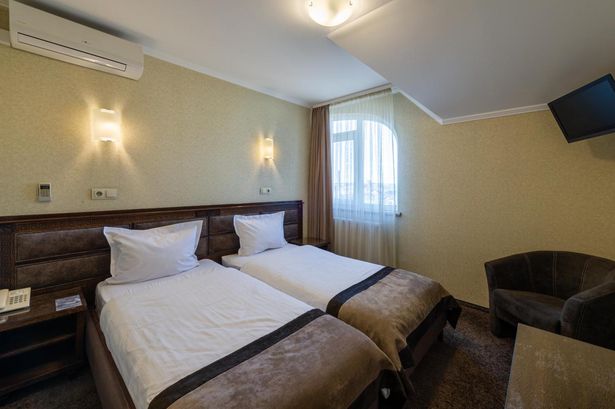 Avalon Palace Ternopil Exterior foto
